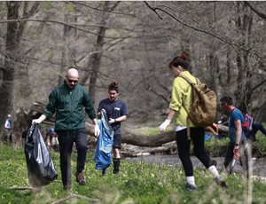 ΑΡΚΤΟΥΡΟΣ & Save Your Hood διοργανώνουν εθελοντικό καθαρισμό στο ρέμα που διασχίζει το Κέντρο Προστασίας Λύκου & Λύγκα thumb
